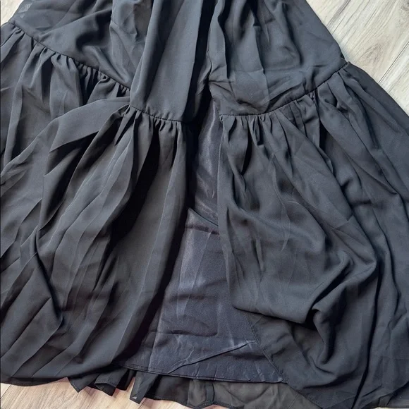 Elegant Black Dress - Picture 6 of 10